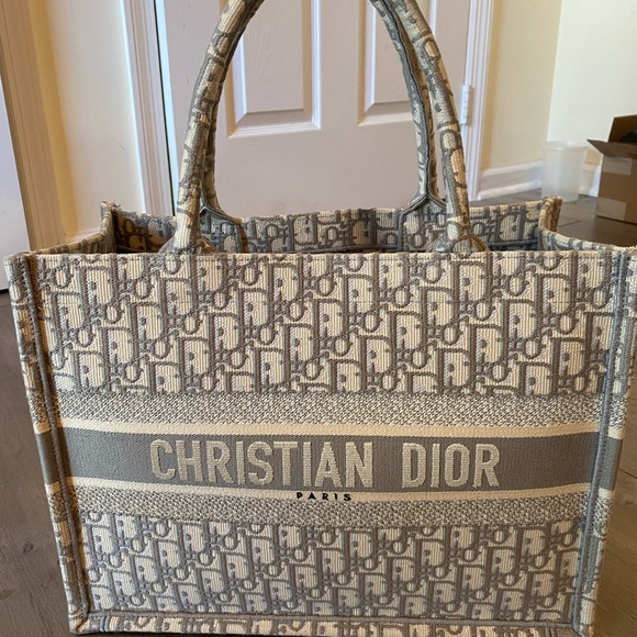Dior Handbags - 99% new Dior Book Tote medium